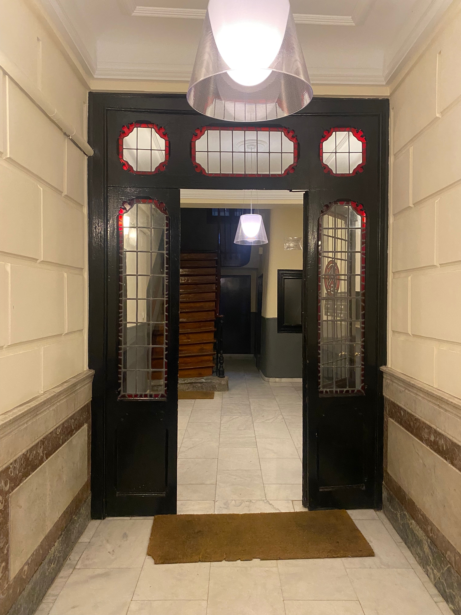 instalar un ascensor en un edificio antiguo sin espacio